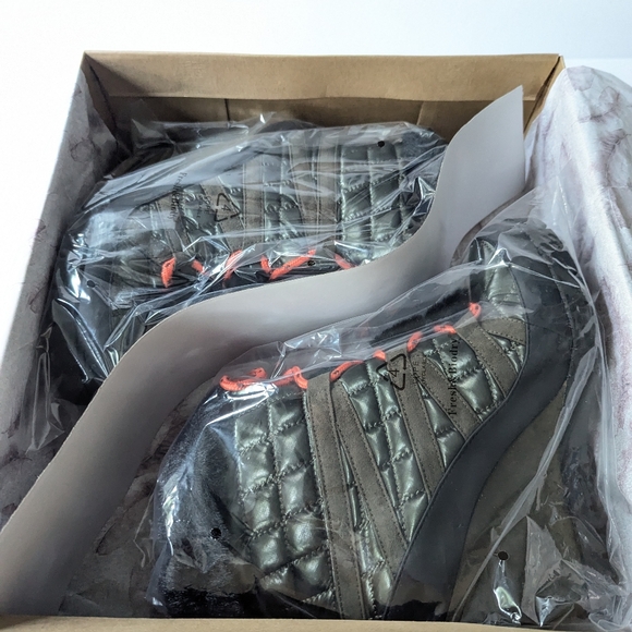 **NEW IN BOX** JESSICA SIMPSON BRIXEL Camo Green Platform Winter Boots - Picture 5 of 9